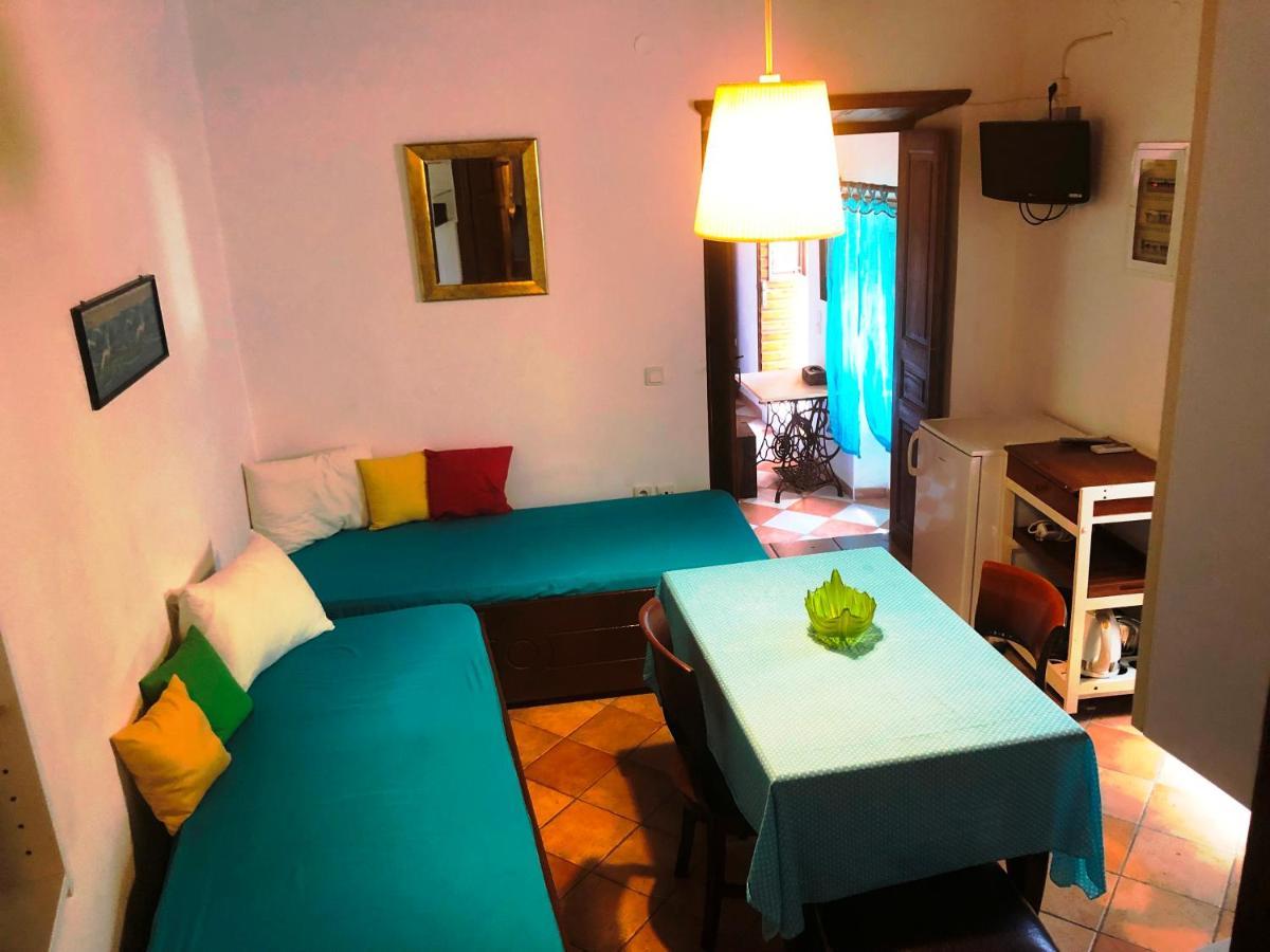 Machi'S House Aparthotel Plaka  Bagian luar foto