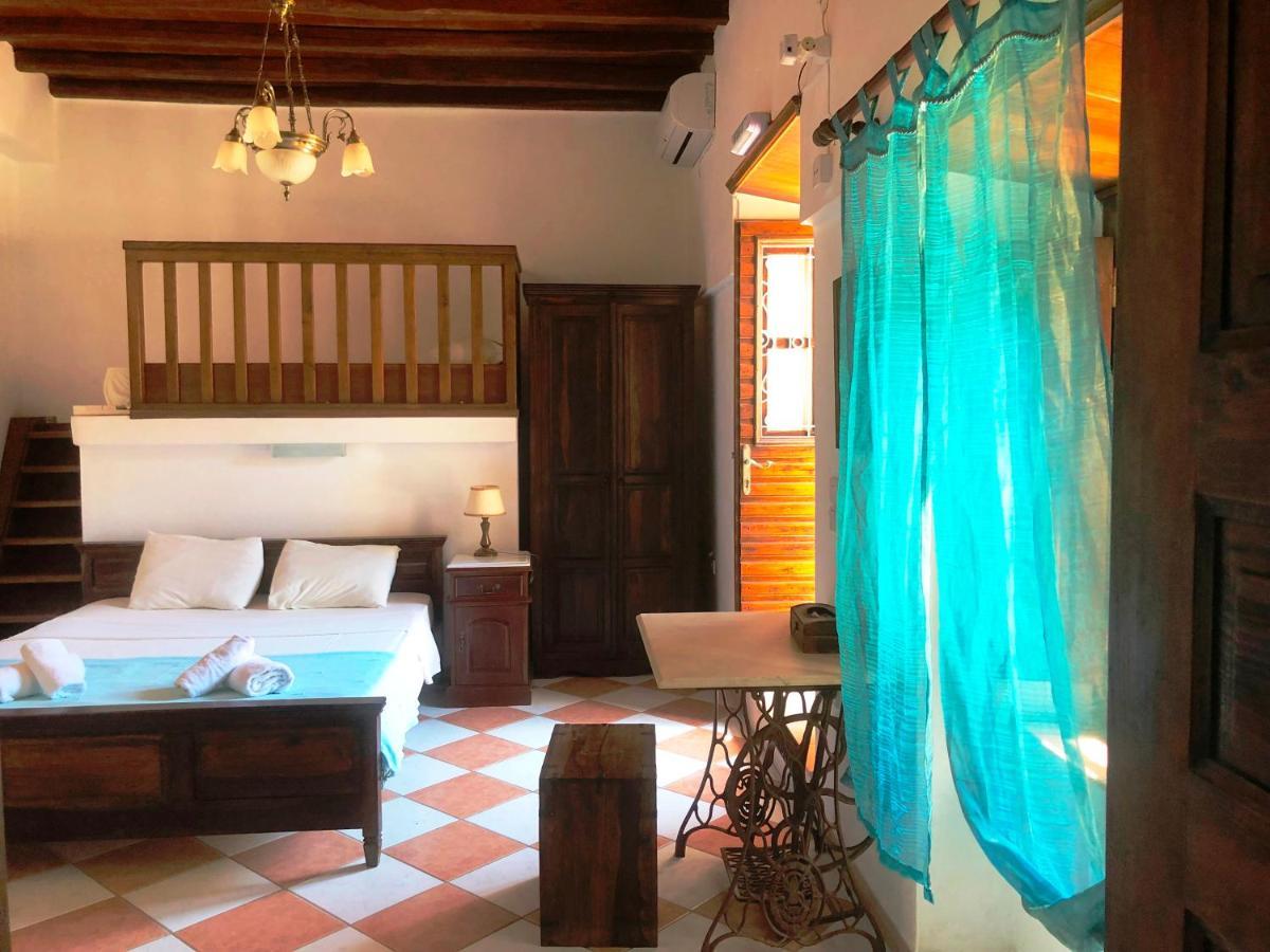 Machi'S House Aparthotel Plaka  Bagian luar foto