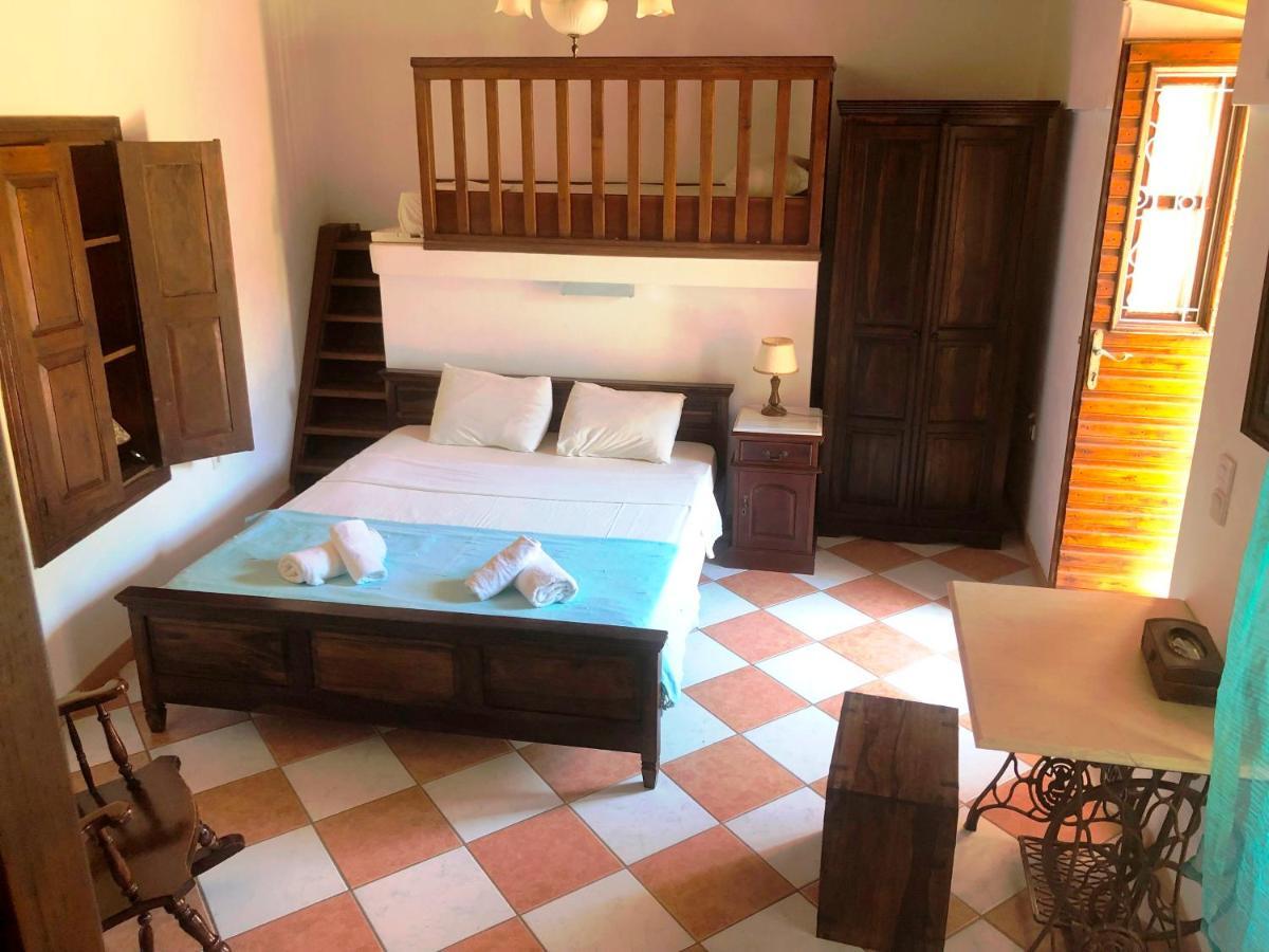 Machi'S House Aparthotel Plaka  Bagian luar foto