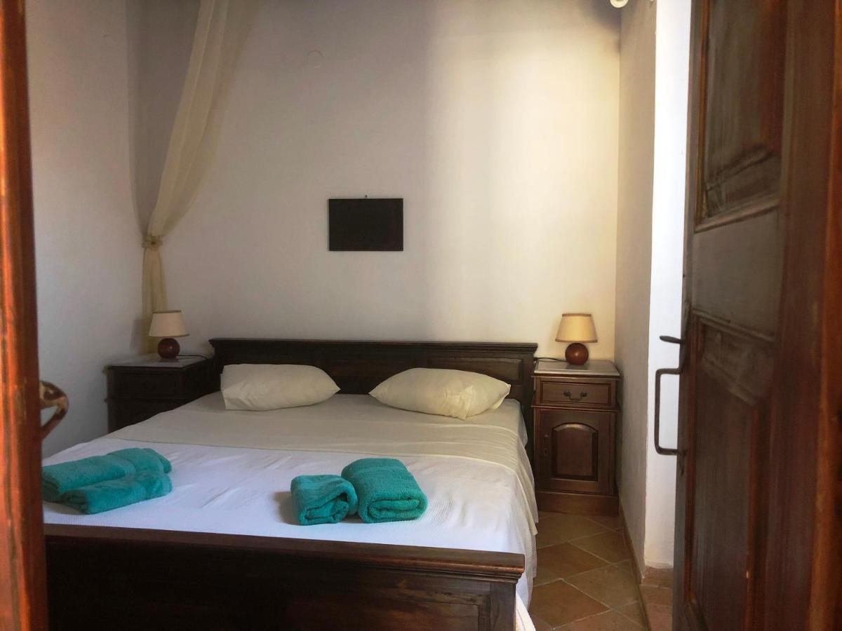 Machi'S House Aparthotel Plaka  Bagian luar foto